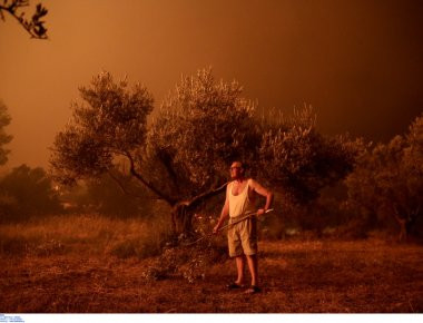 Ηλ. Ψινάκης: «Πήρα ελικόπτερο και τσακίστηκα και ήρθα να βοηθήσω - Όχι για μόντελινγκ» (βίντεο)